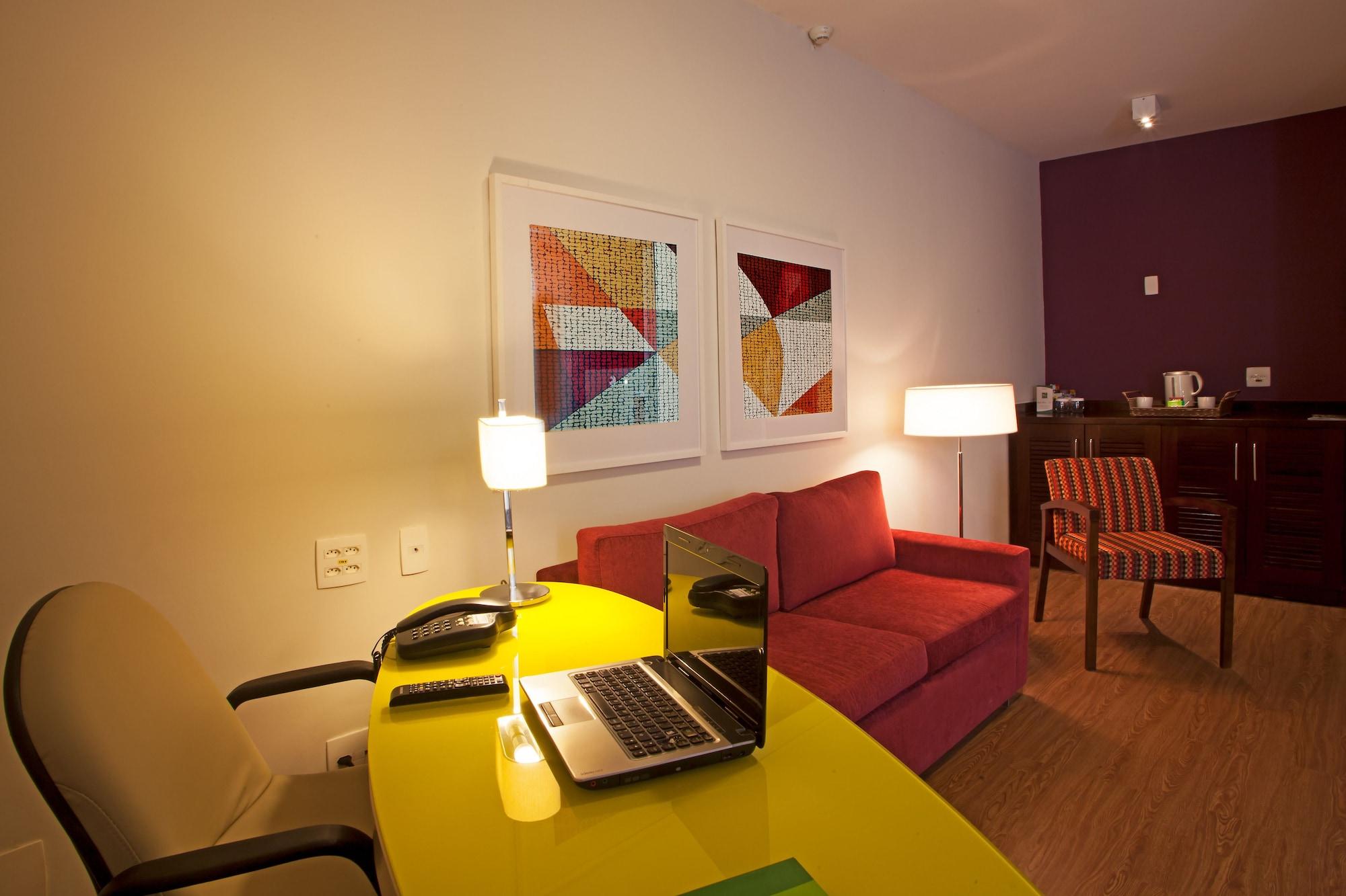 Quality Suites Alphaville Баруери Екстериор снимка