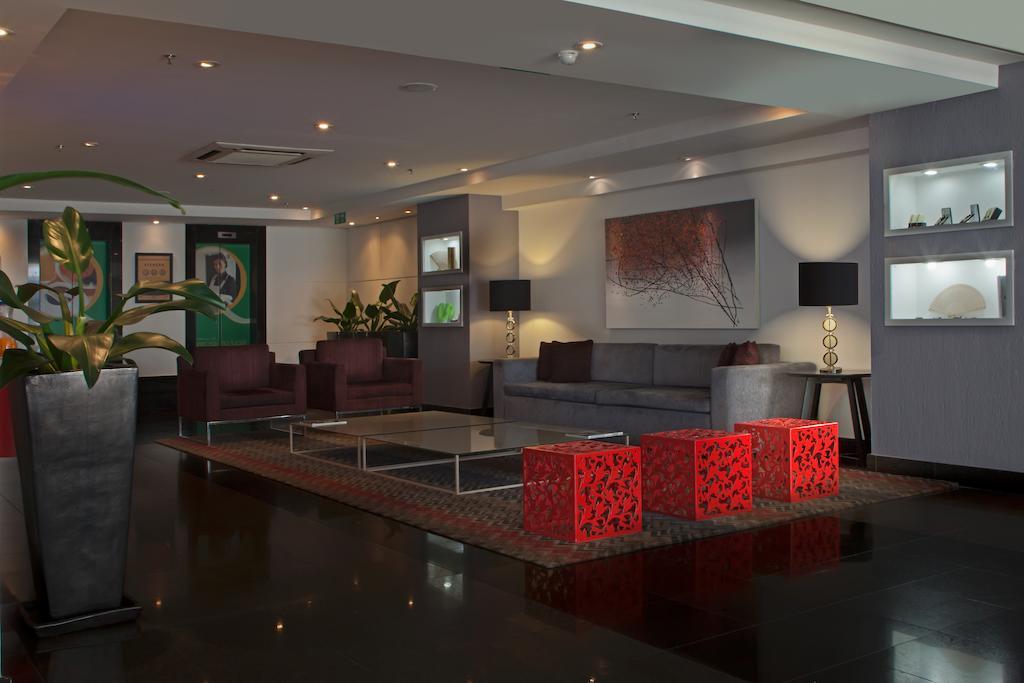 Quality Suites Alphaville Баруери Интериор снимка